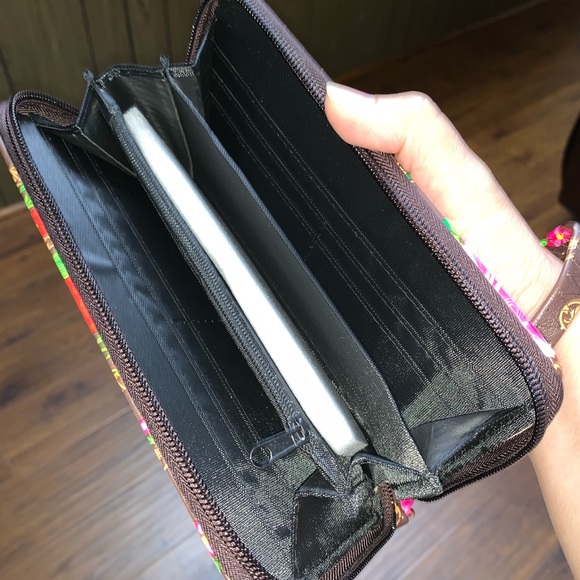 NEW Flowers💐🌺🌸 Long Zipper Wallet - Picture 4 of 9